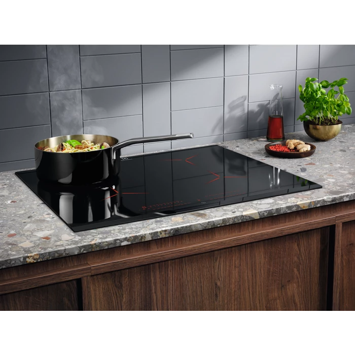 Electrolux EIP6446 indukciós főzőlap, 60cm széles, Hob2Hoods, ActiveTouch, Bridge funkció, edényfelismerés, Booster, EcoTimer™, CleverHeat™
