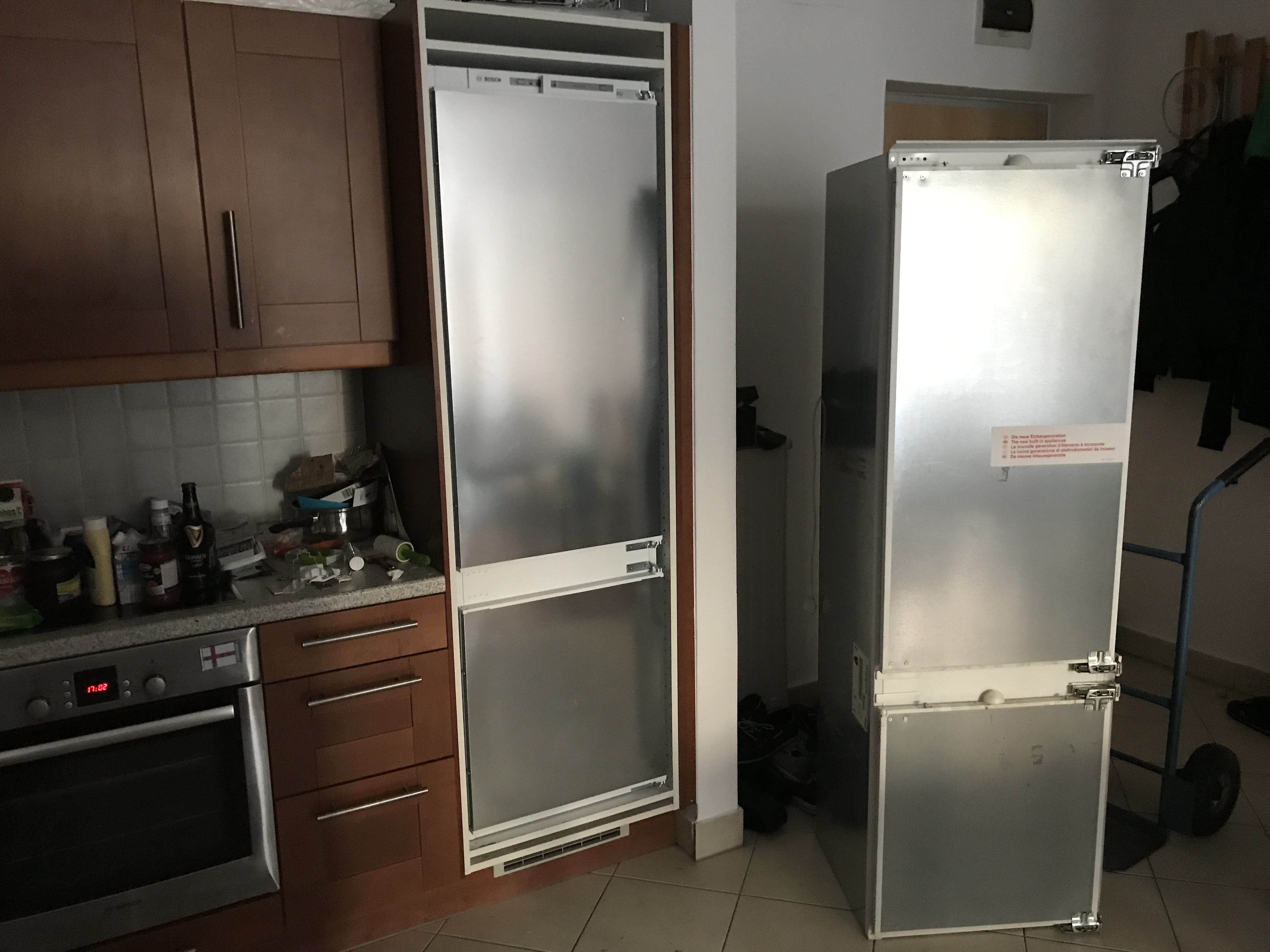 Hűtőszekrény beszerelése konyhabútorba, vagy nyitásirány megfordítás, komplett szolgáltatással